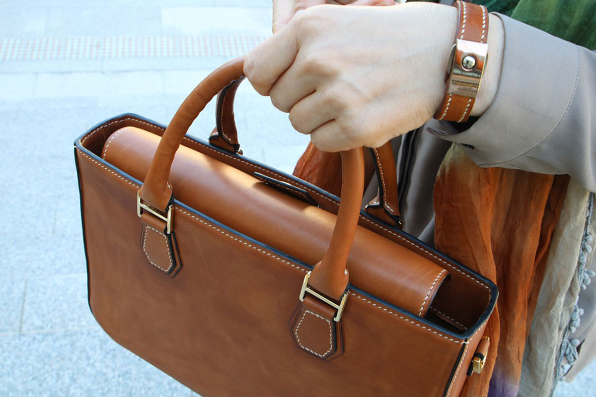 Saddle Brown Sophistication: The Warmth of Brown Leather Bags