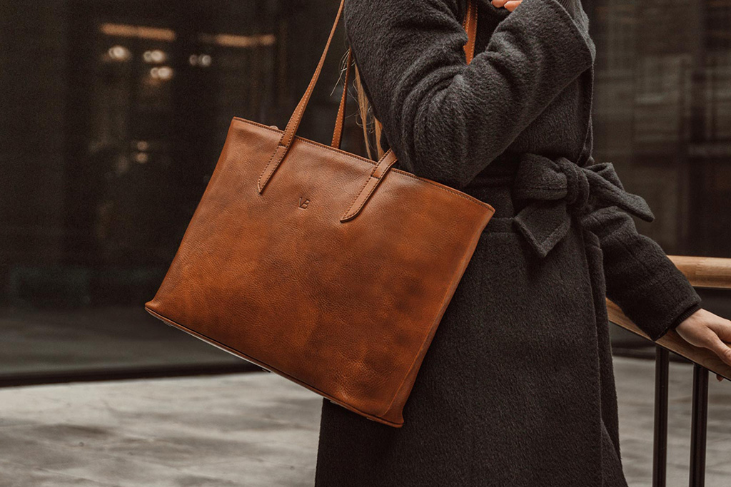 Carry in Style: The Ultimate Guide to Choosing and Caring for Your Leather Purse